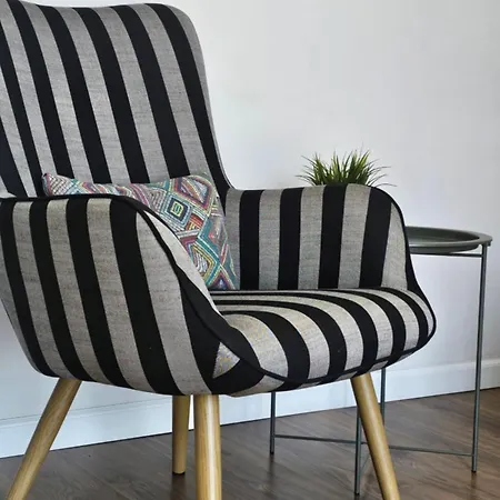 світло завжди! Black Apartment