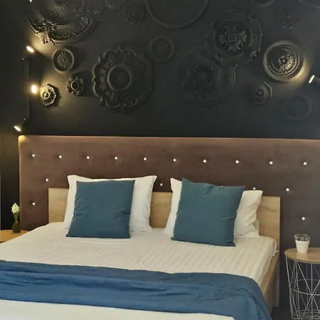 світло завжди! Black Apartment *