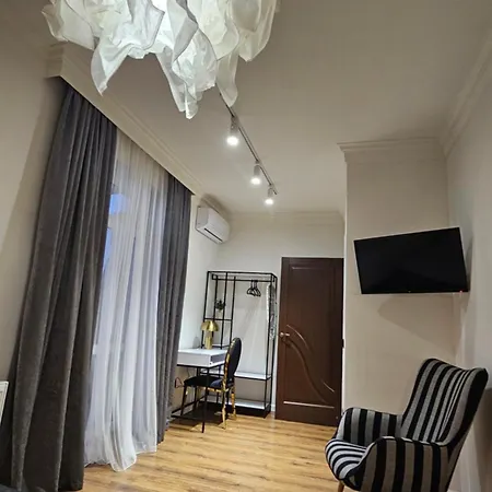 Black Apartamento
