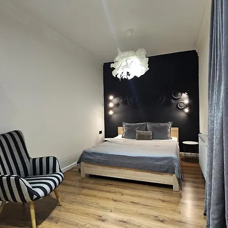 Black Apartamento *